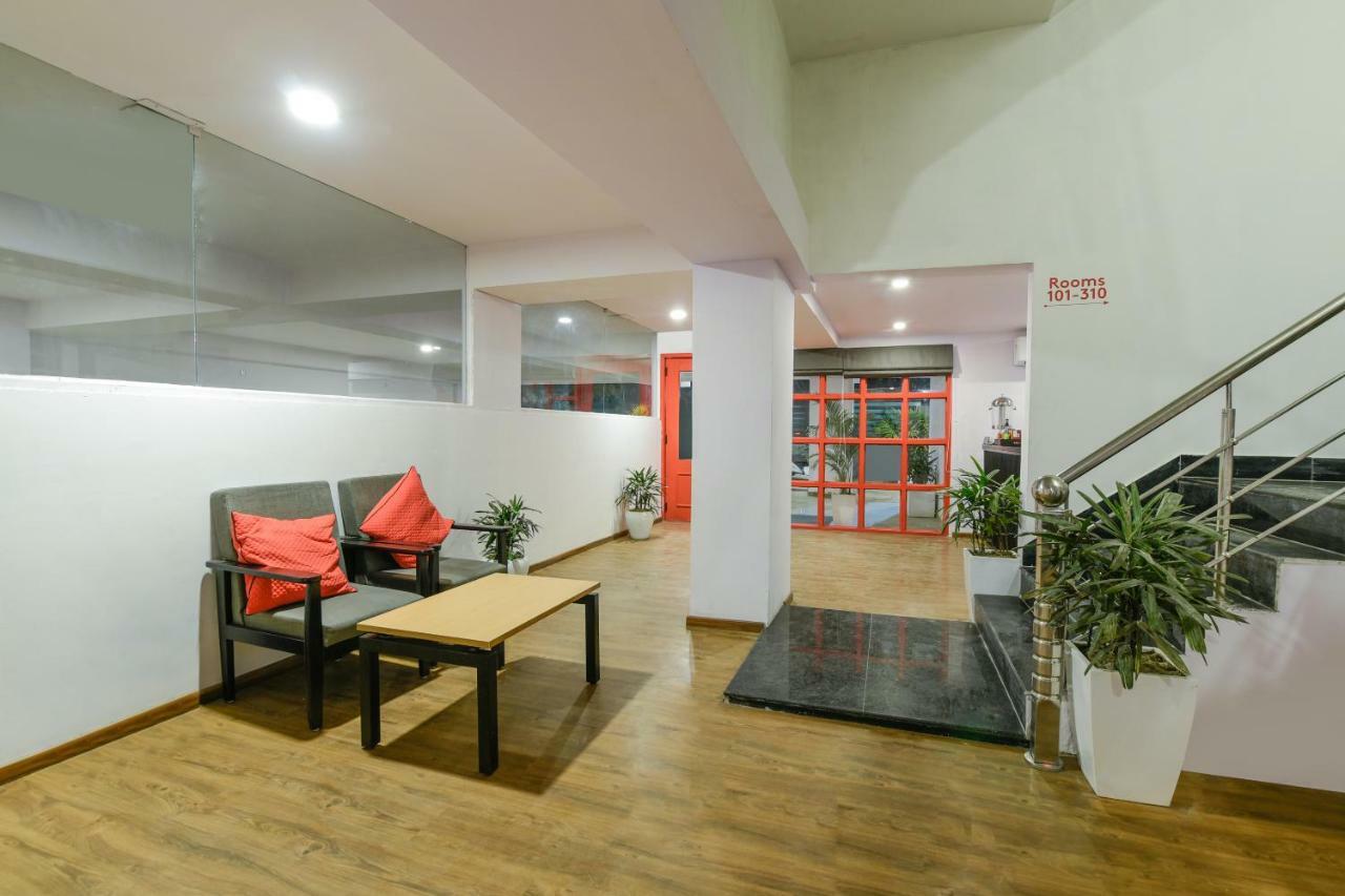 Oyo Townhouse 086 Pankha Road Hotel New Delhi Eksteriør billede